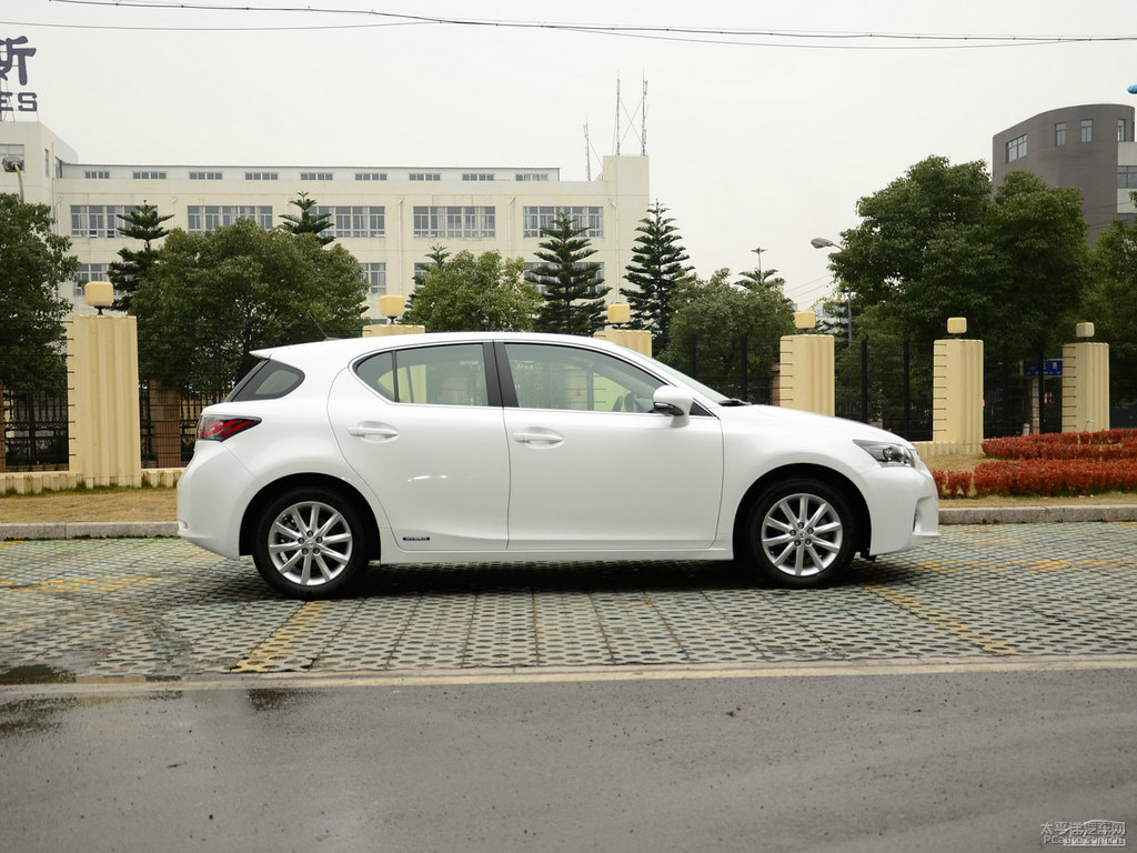 珍珠白雷克薩斯CT整車外觀外觀圖片