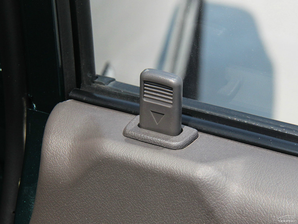 綠色薩普車廂內(nèi)飾圖片