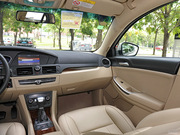 2013款 550D 1.8T AT 品臻版 2013款 550D 1.8T AT 品臻版