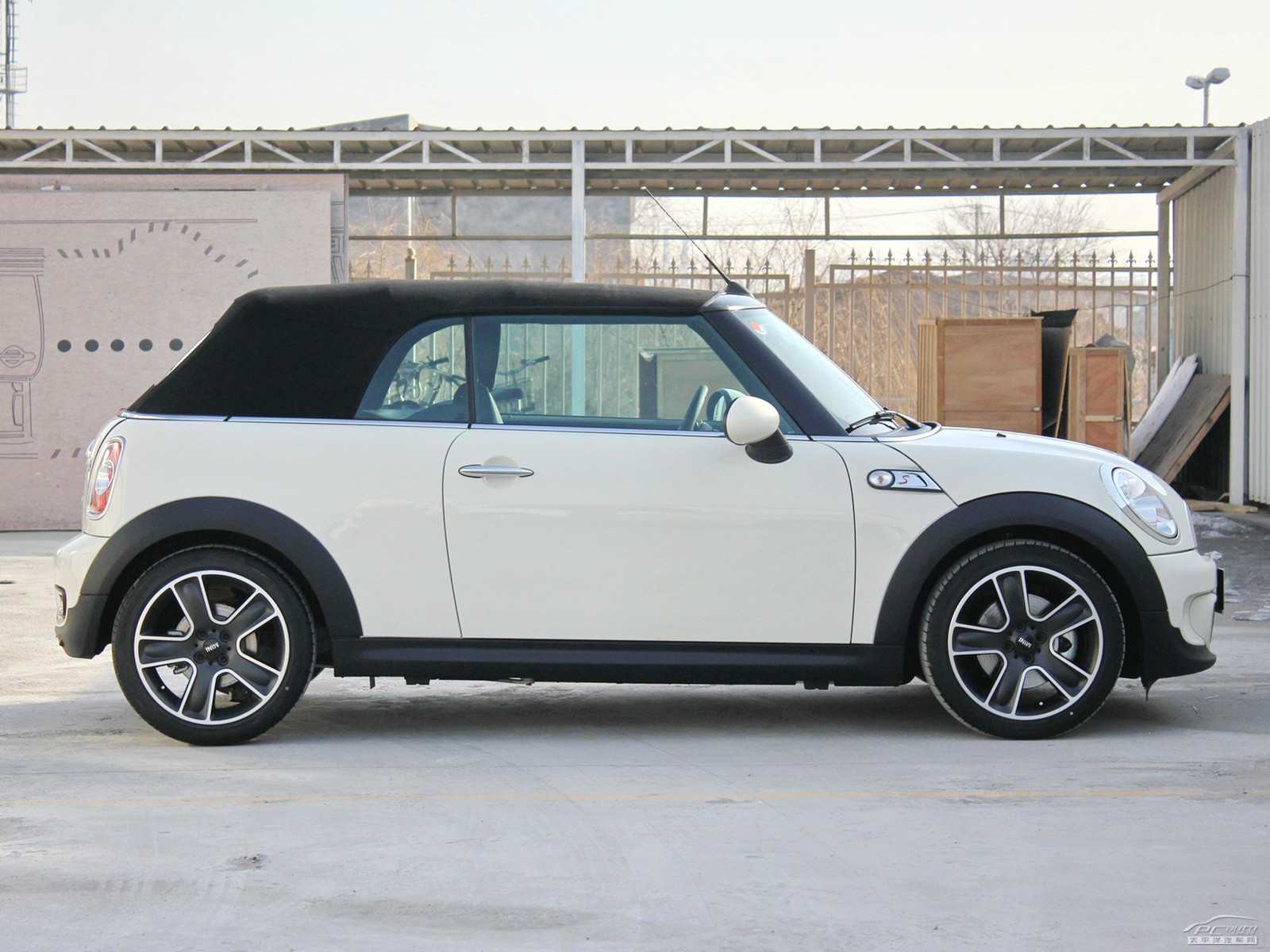 MINI CABRIO外觀高清大圖