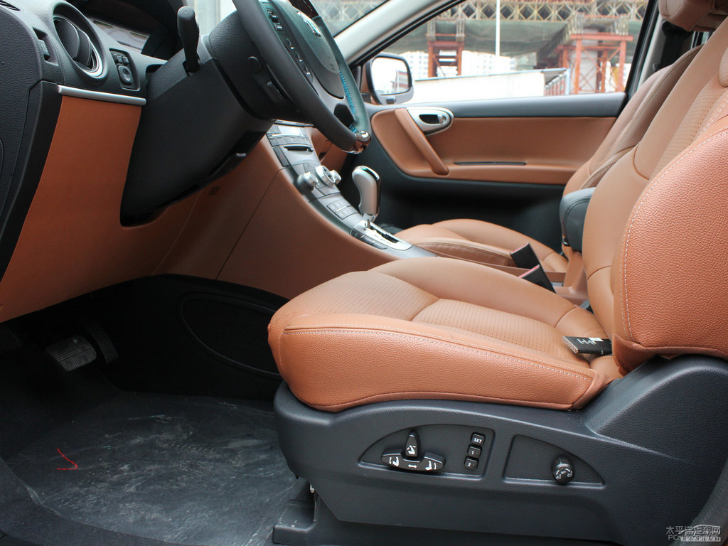 Kȼ{ǽݴ7 SUV{˿ggDƬ