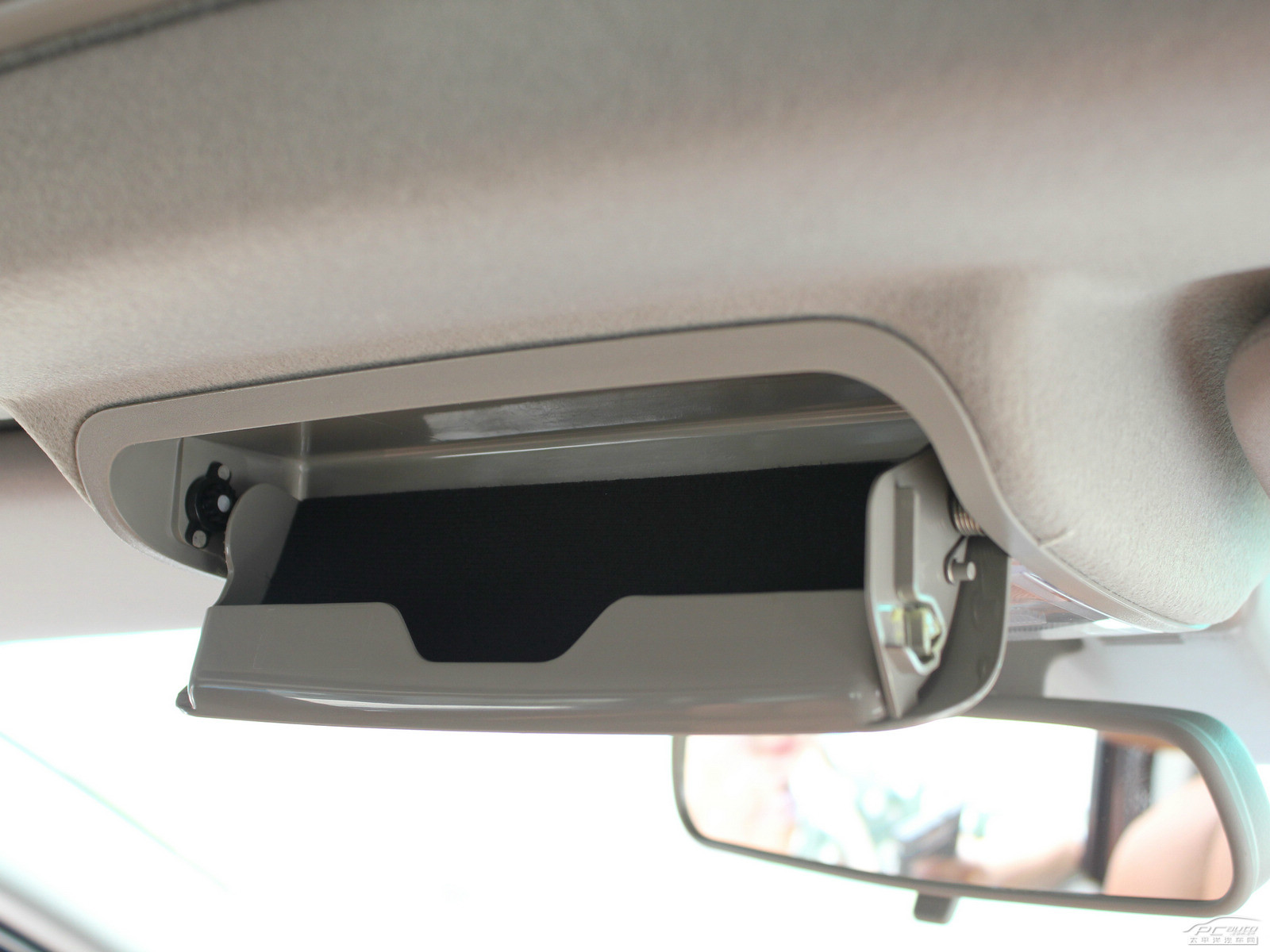 納智捷大7 SUV空間高清大圖