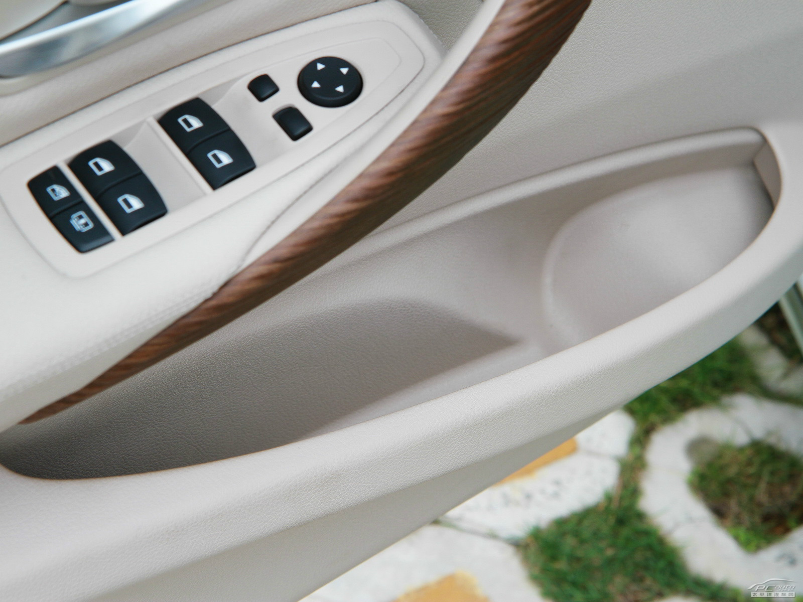 寶馬3系空間高清大圖