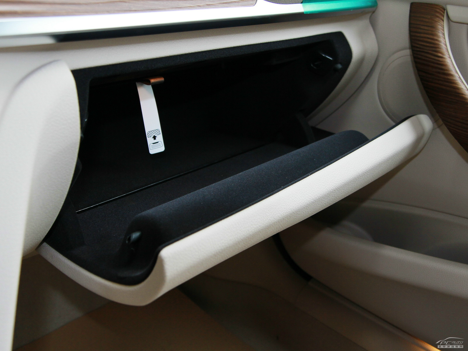 寶馬3系空間高清大圖