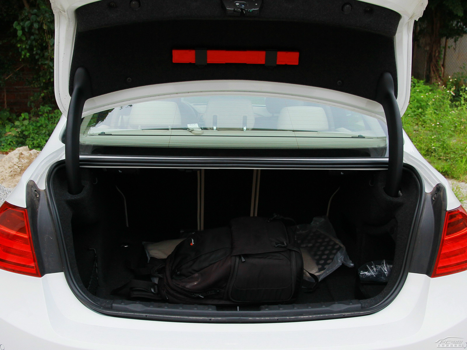 寶馬3系空間高清大圖