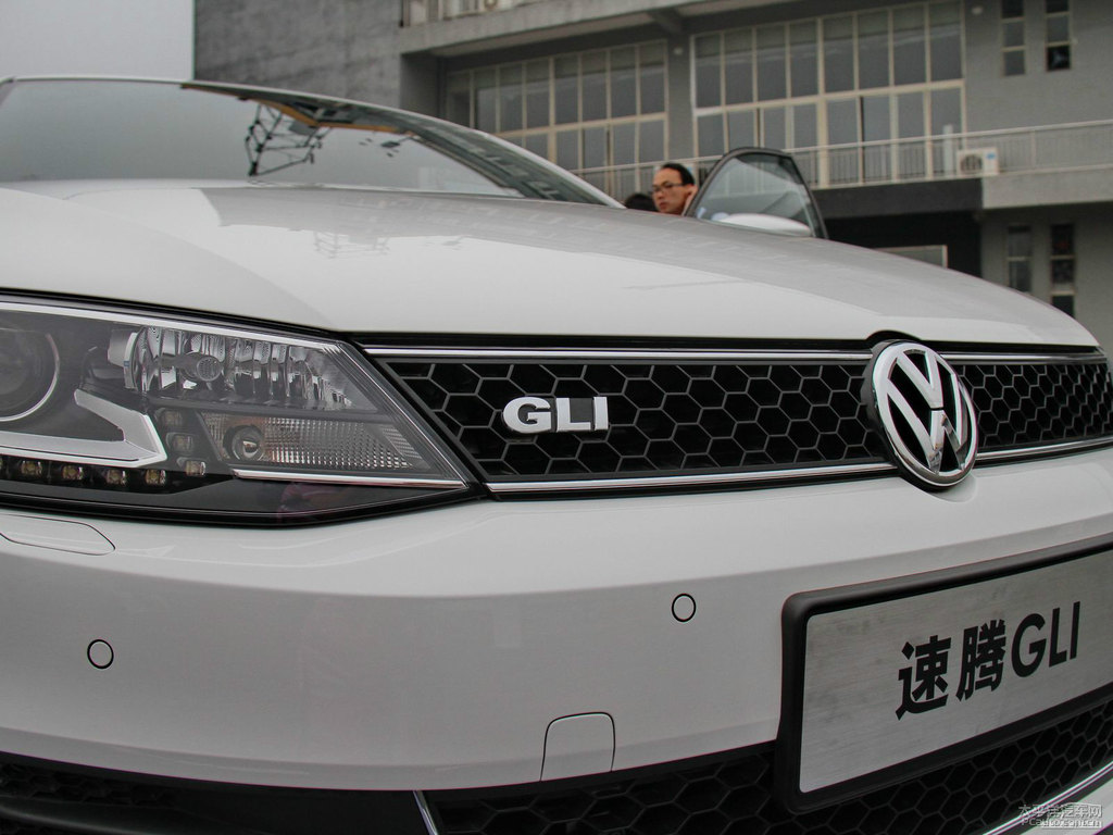 糖果白速騰車頭外觀圖片