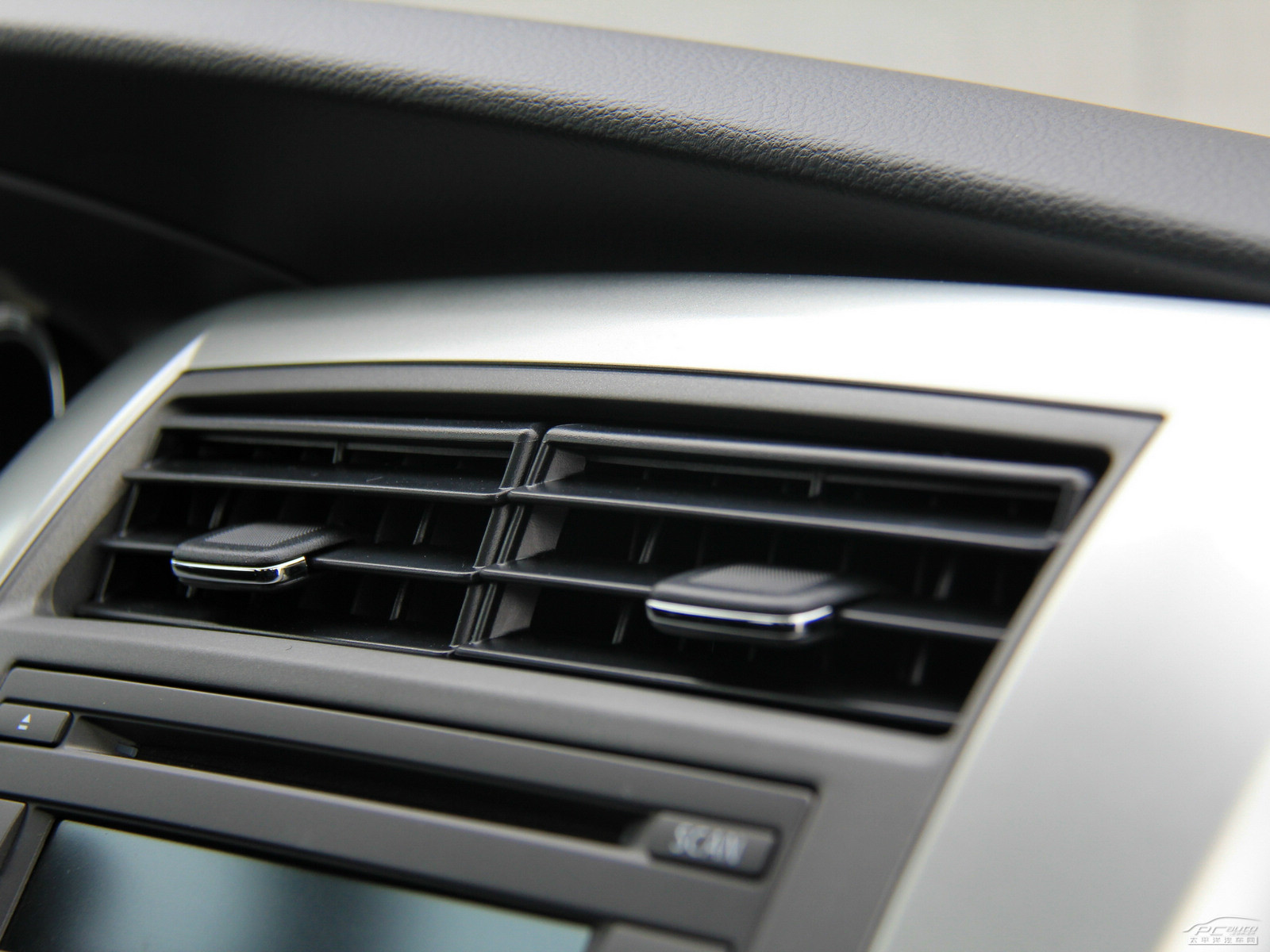 驪威內(nèi)飾高清大圖