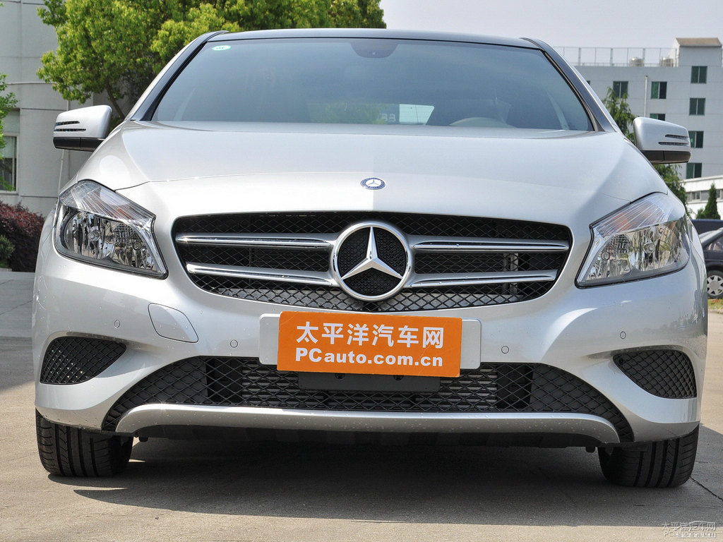 極地銀奔馳A級(jí)(進(jìn)口)車頭外觀圖片