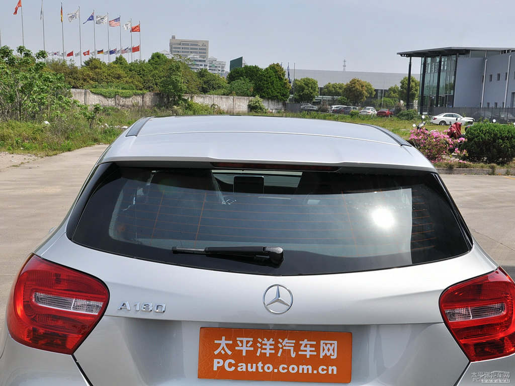 極地銀奔馳A級(jí)(進(jìn)口)車(chē)尾外觀圖片