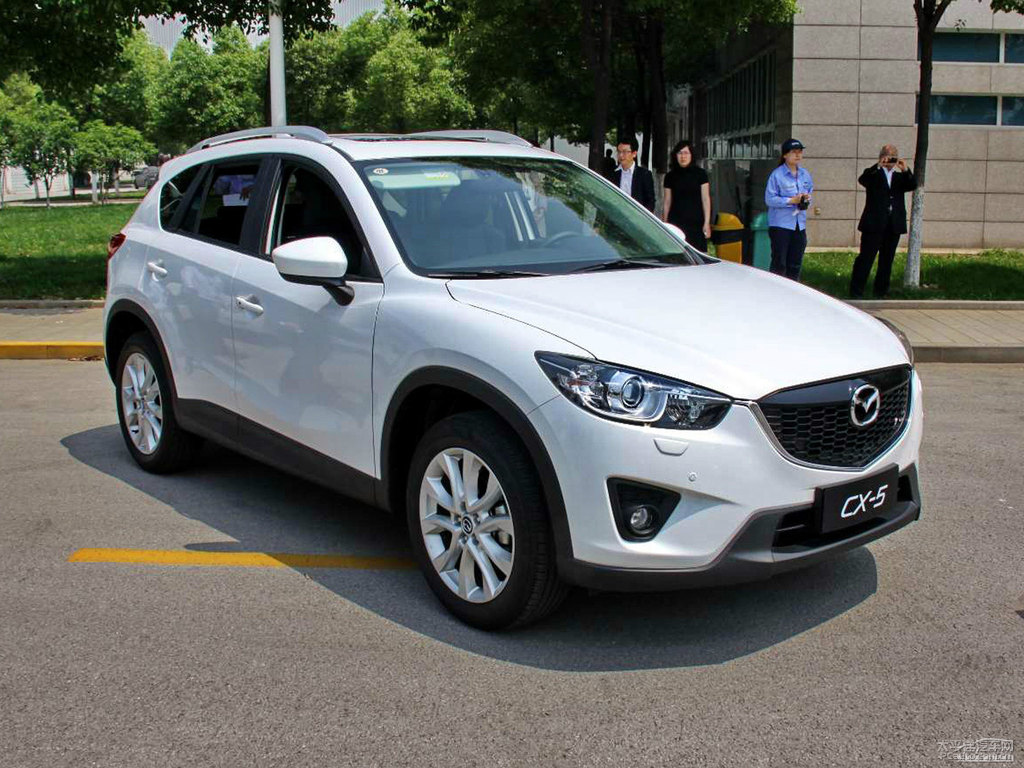 珠光白馬自達(dá)CX-5整車外觀外觀圖片