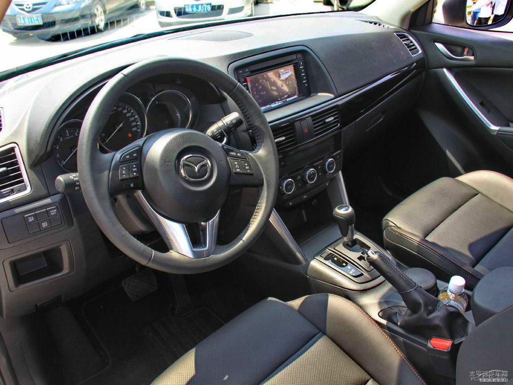 珠光白馬自達(dá)CX-5中控內(nèi)飾圖片