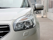 2013款 2.5L 四驅(qū)豪華導(dǎo)航版 2013款 2.5L 四驅(qū)豪華導(dǎo)航版