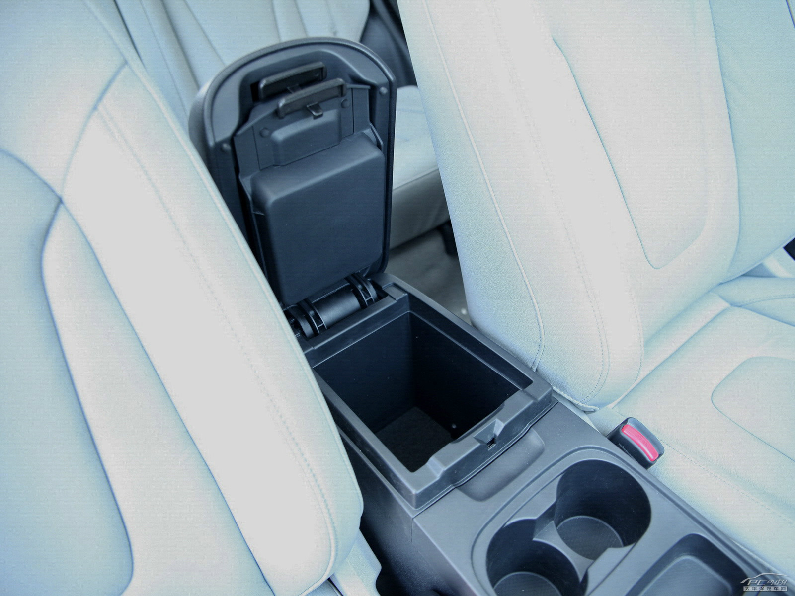 奔騰X80空間高清大圖