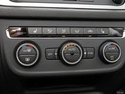 2013款 1.8TSI 自動四驅(qū)豪華版 2013款 1.8TSI 自動四驅(qū)豪華版