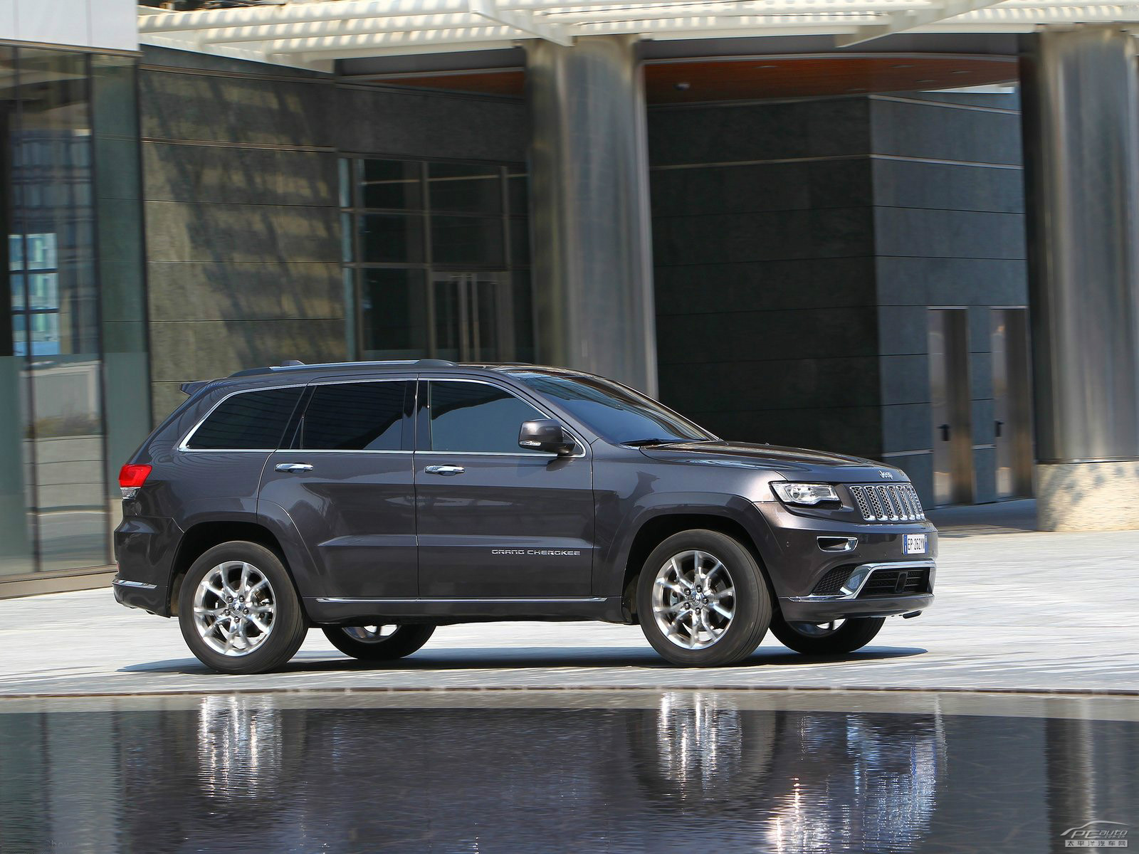 大切諾基外觀高清大圖