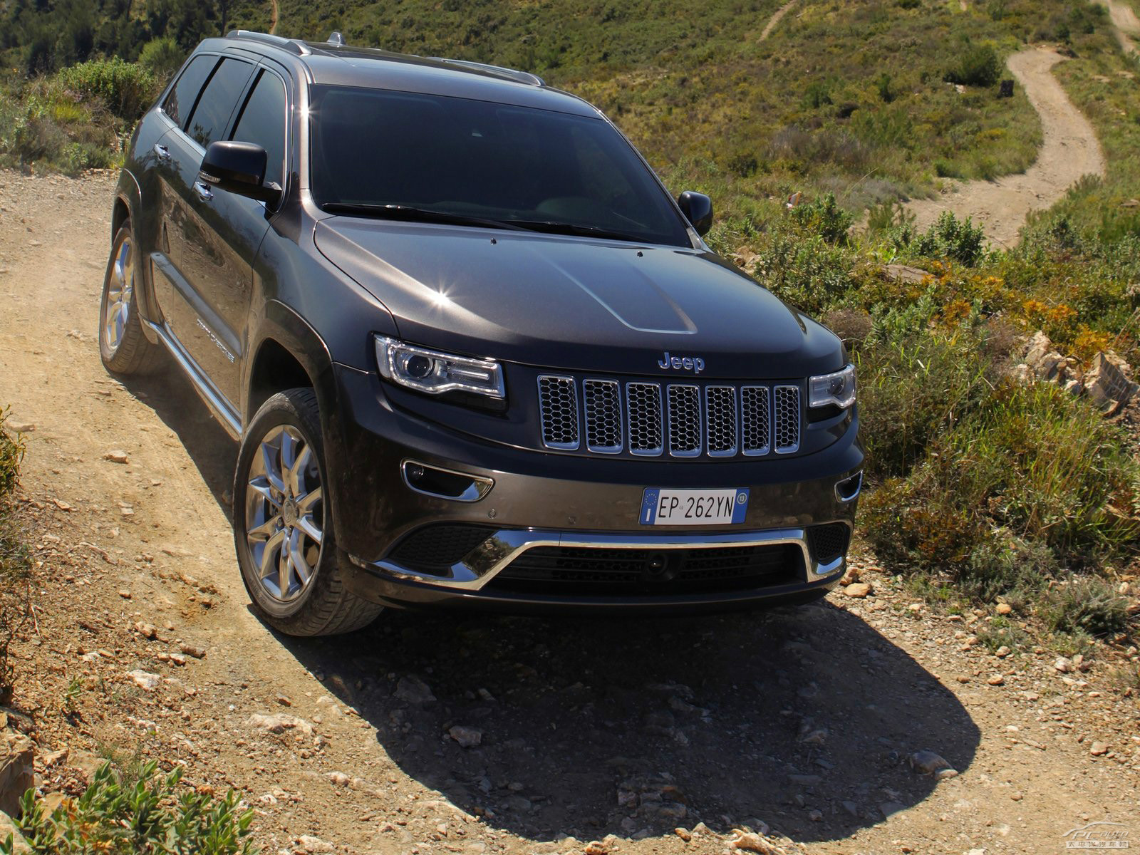 大切諾基外觀高清大圖