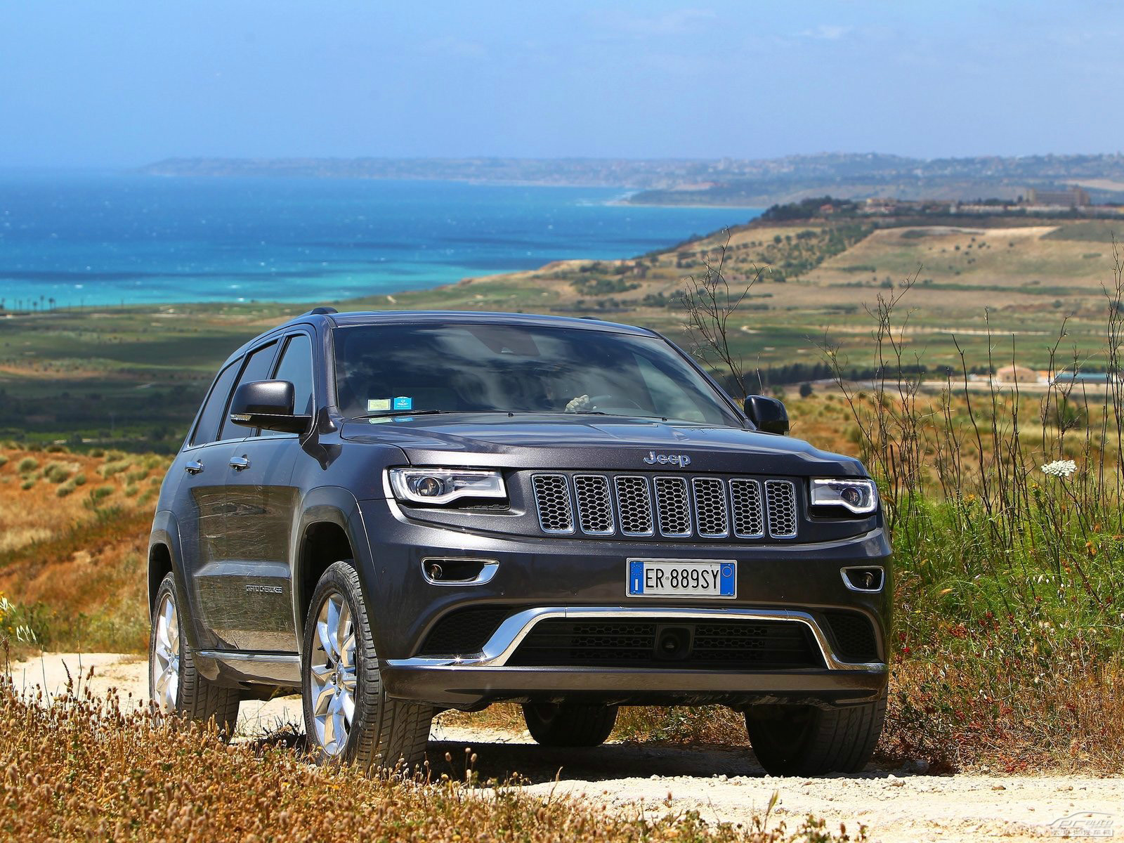 大切諾基外觀高清大圖