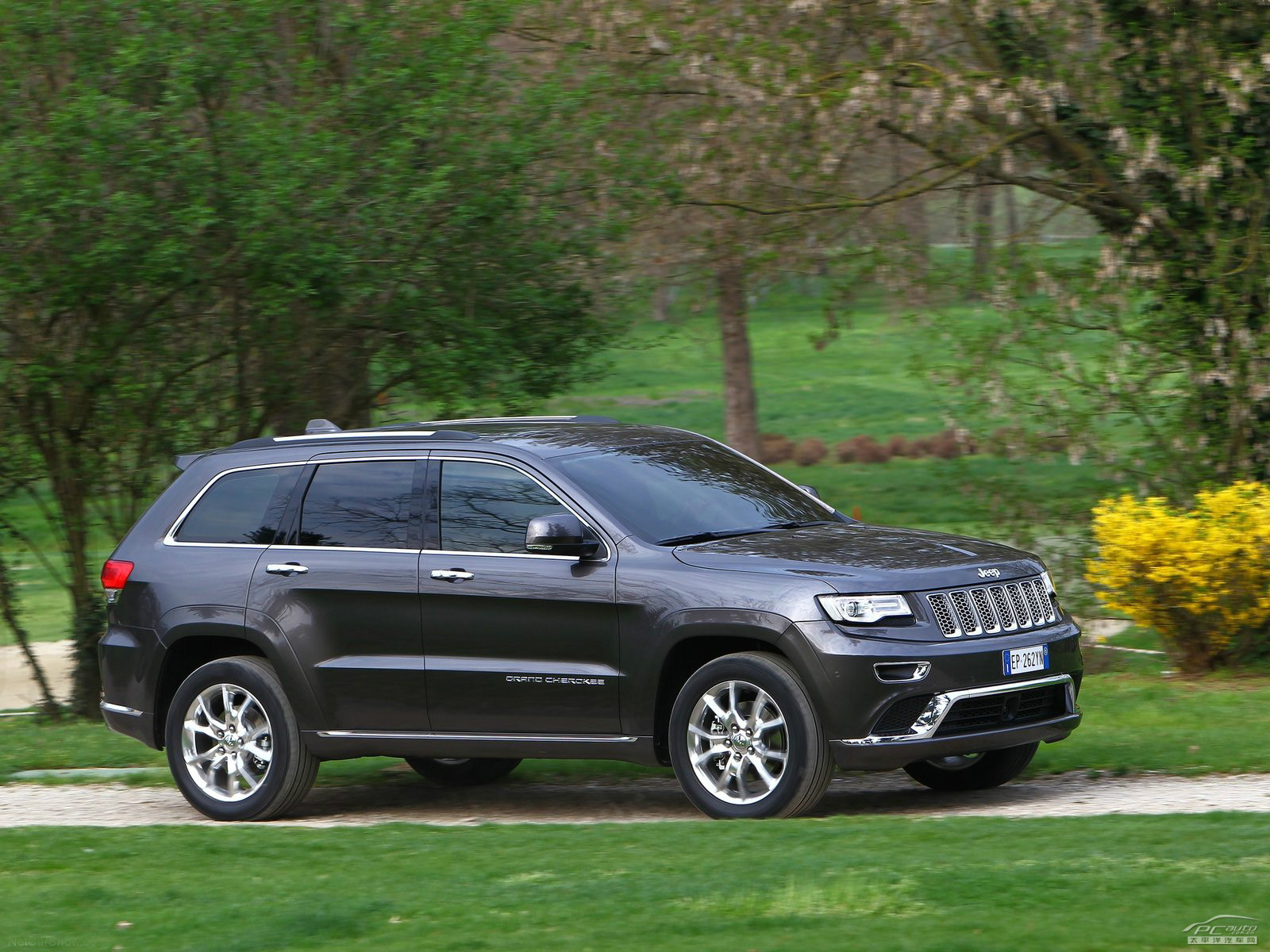 大切諾基外觀高清大圖