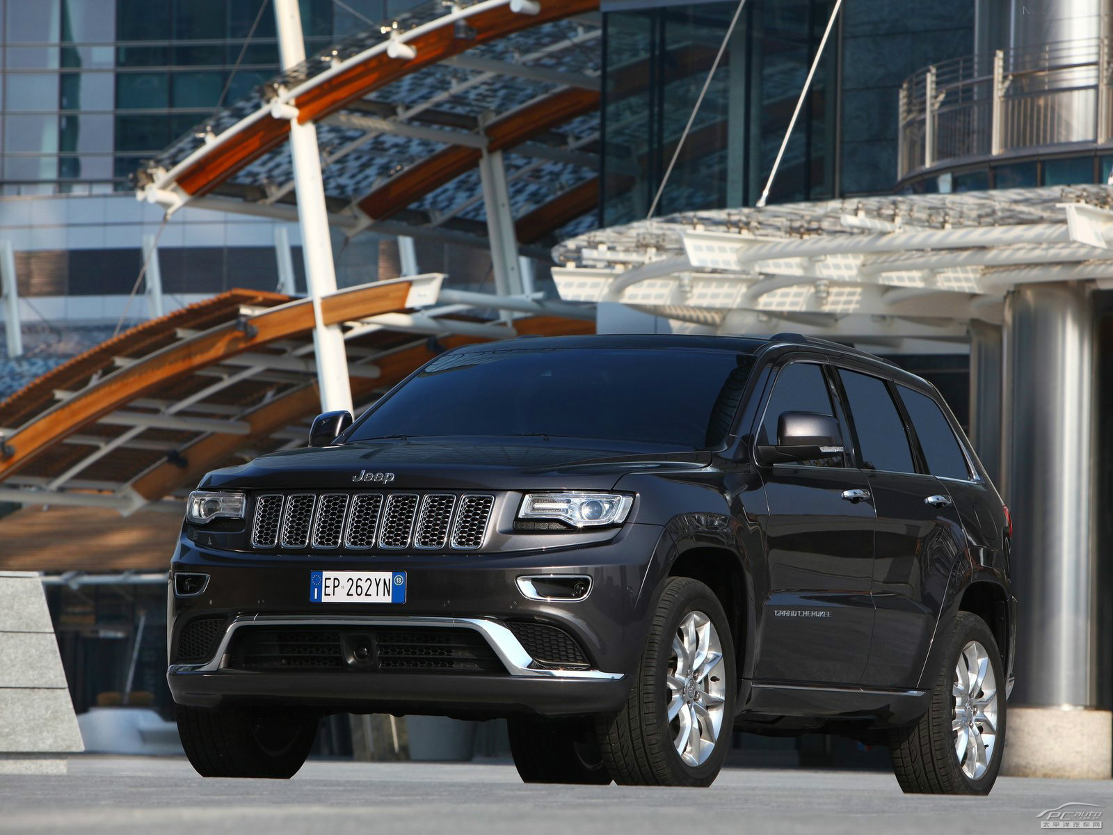 大切諾基外觀高清大圖