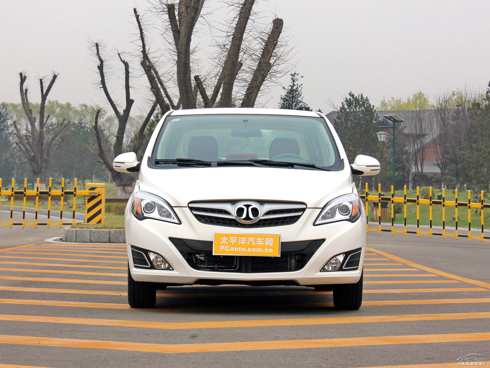 北京汽車E系列外觀高清大圖