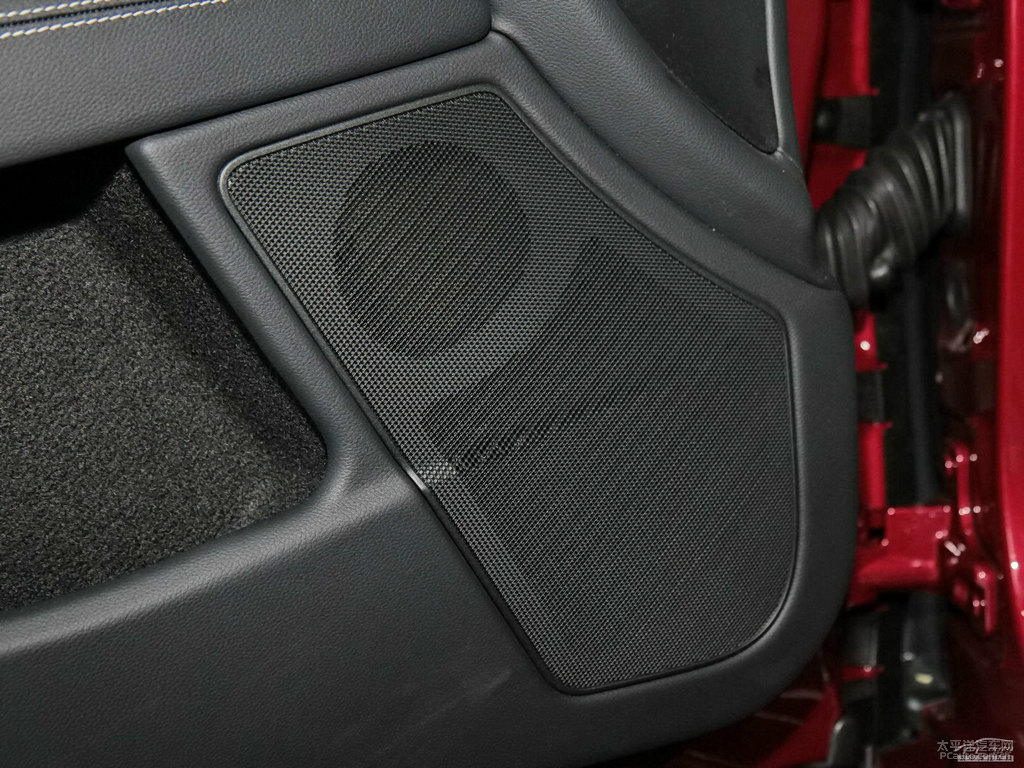 玄武皂石紅奔馳CLS級(jí)車廂內(nèi)飾圖片