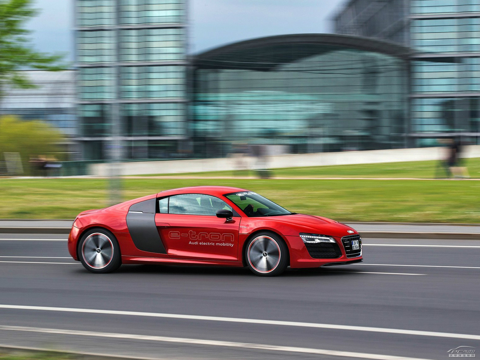 奧迪R8外觀高清大圖