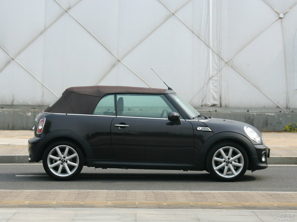 ɿɫMINI CABRIO܇^^DƬ