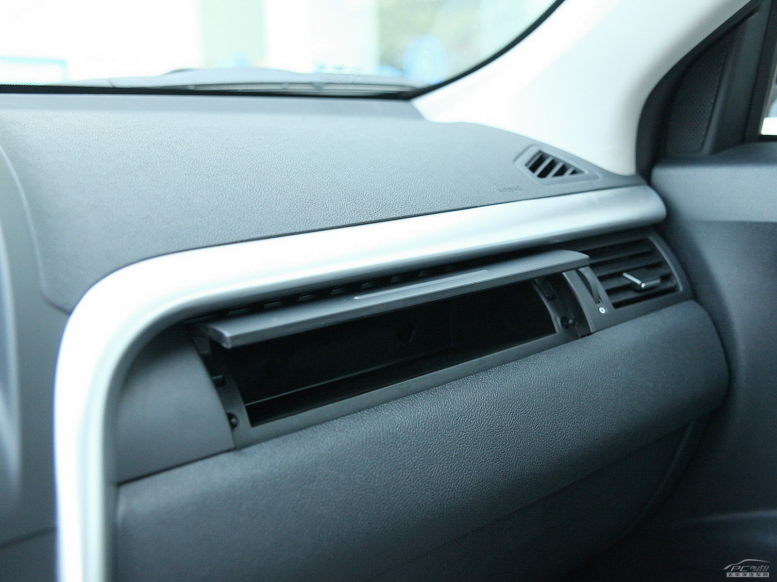 奔騰X80空間高清大圖