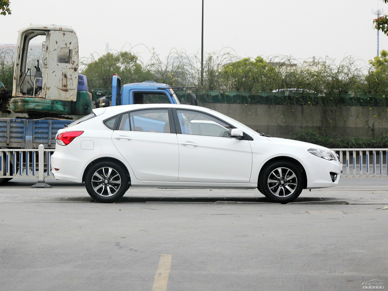 V6菱仕外觀高清大圖