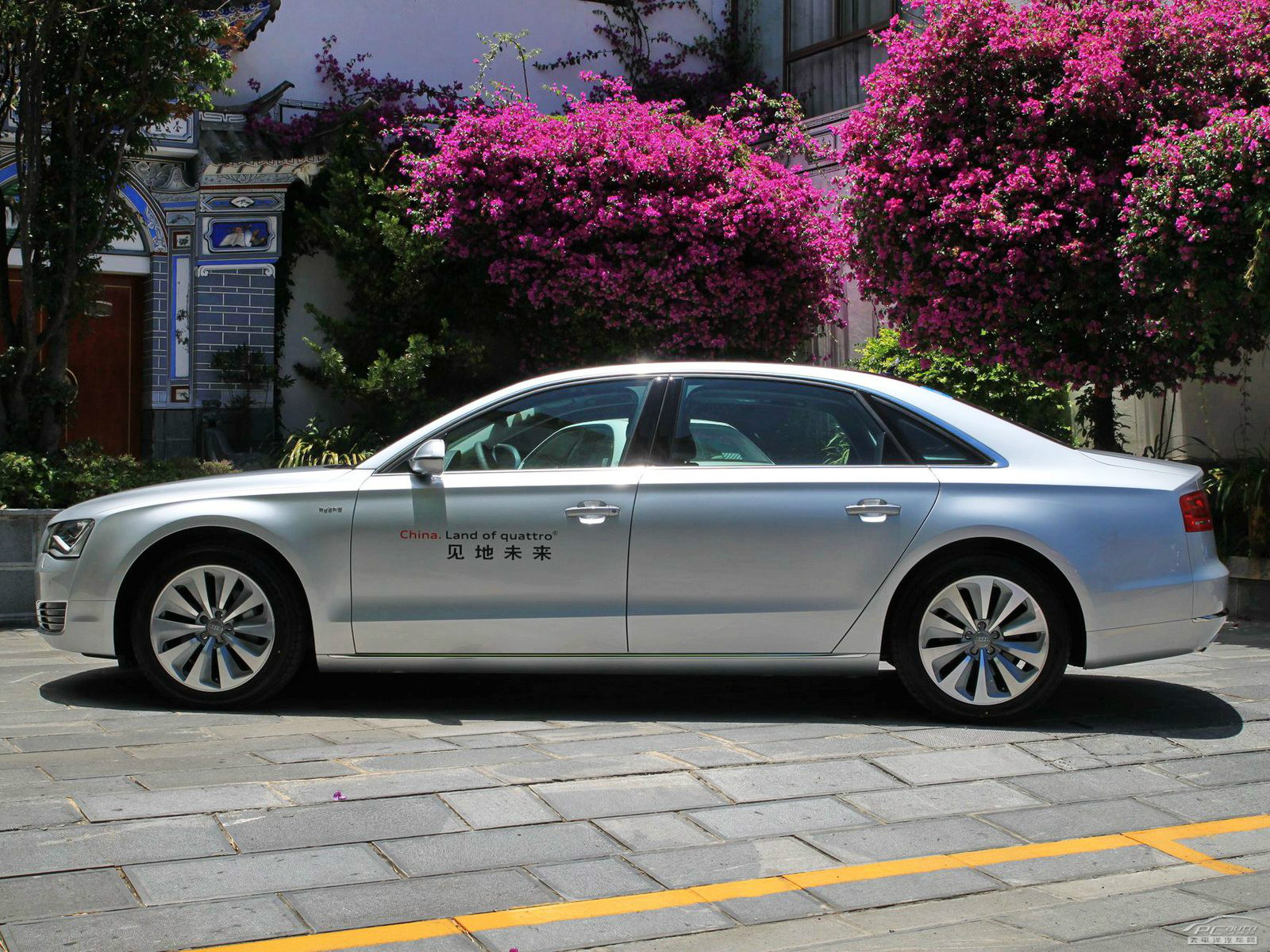奧迪A8L外觀高清大圖