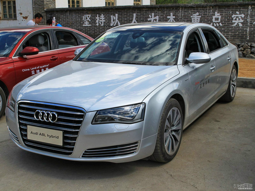 水晶銀奧迪A8L車頭外觀圖片