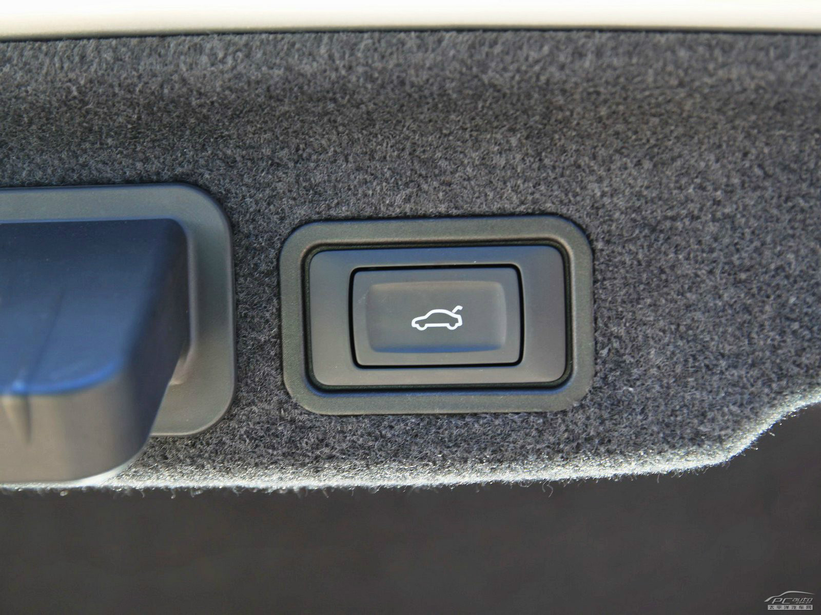 奧迪A8L空間高清大圖