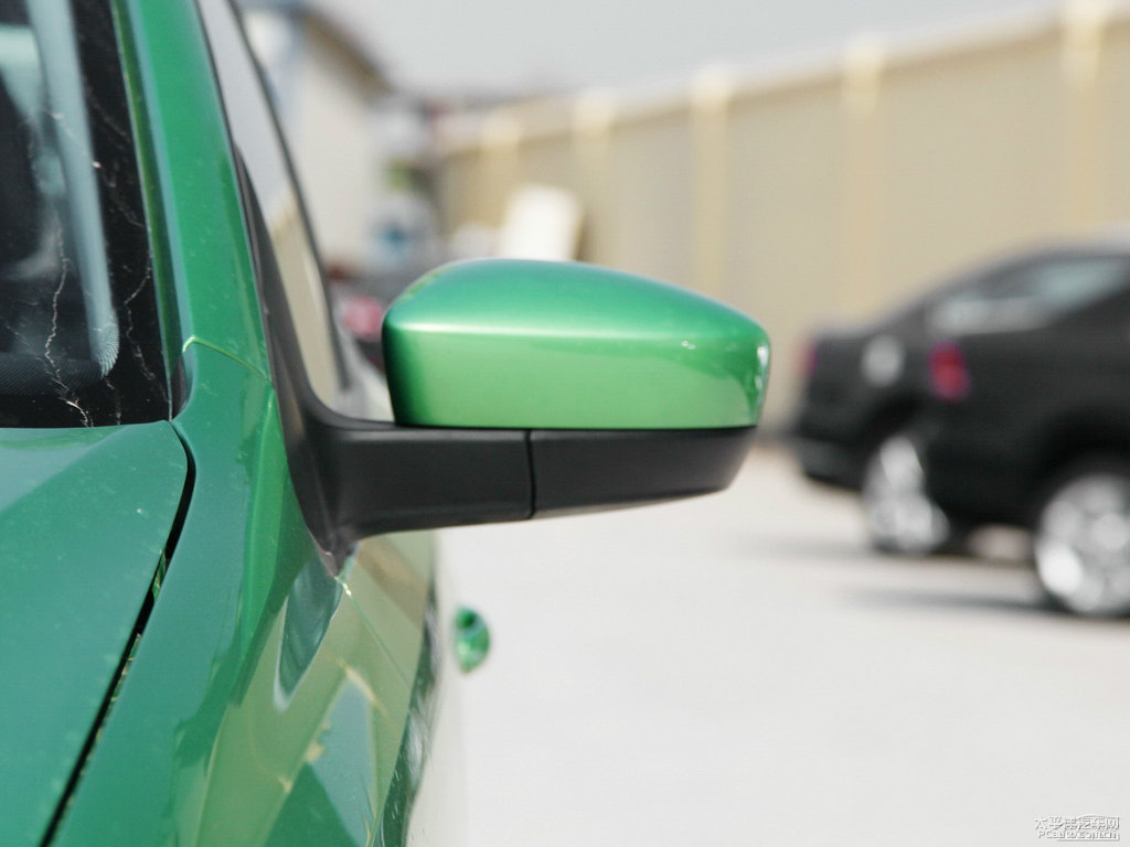 風潮綠大眾Polo車身外觀圖片