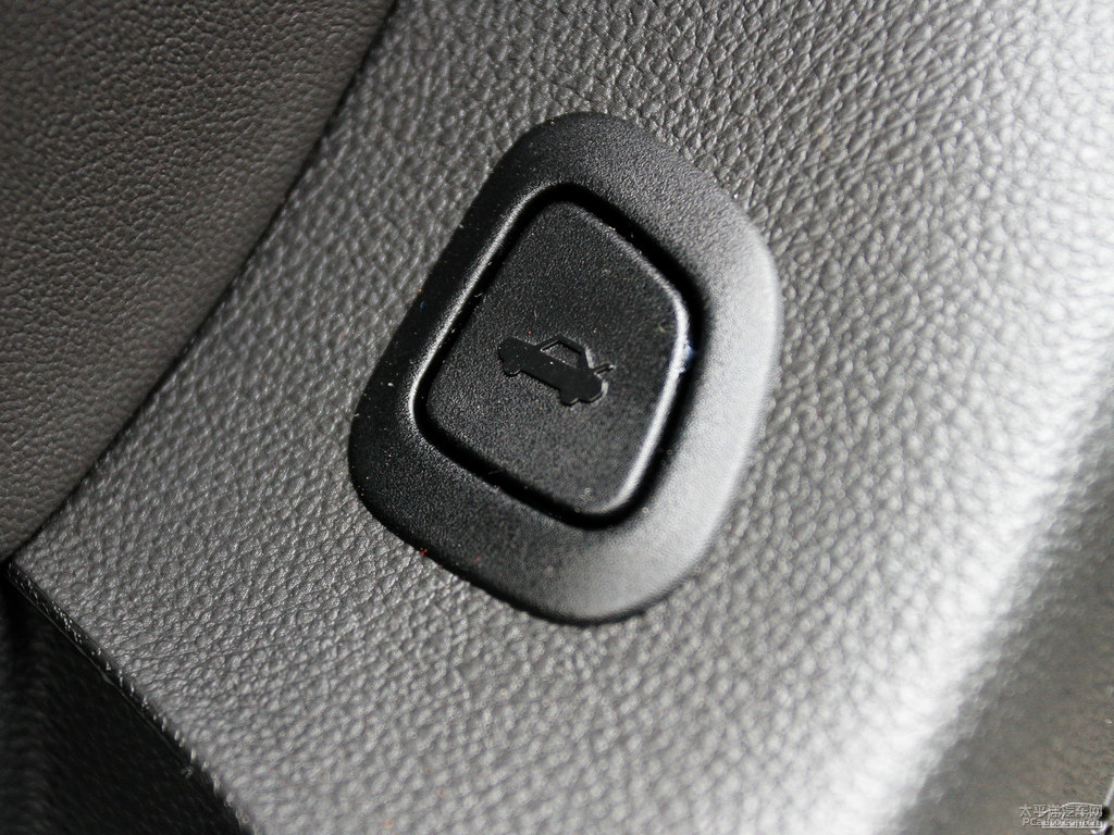托帕石棕君越車廂內(nèi)飾圖片
