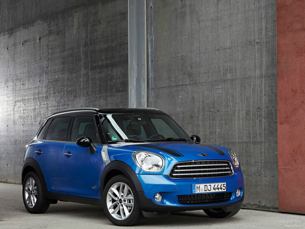 {ɫMINI COUNTRYMAN܇^^DƬ