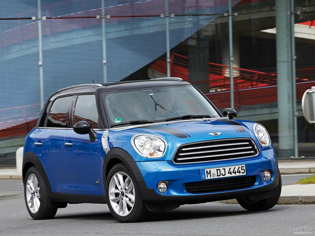 {ɫMINI COUNTRYMAN܇^^DƬ
