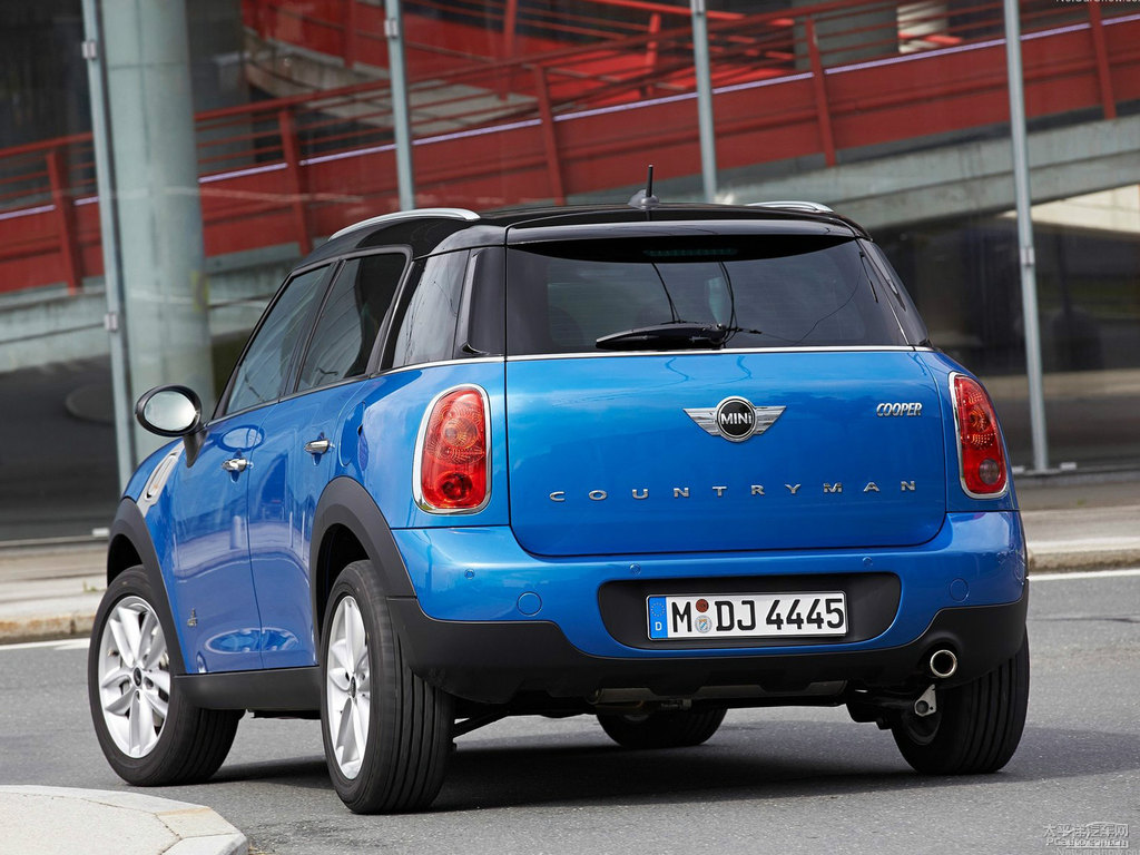 {ɫMINI COUNTRYMAN܇^^DƬ
