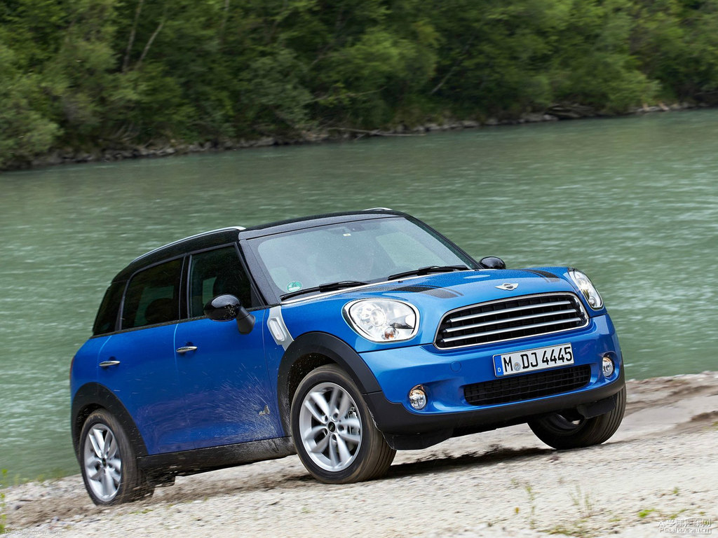 {ɫMINI COUNTRYMAN܇^^DƬ