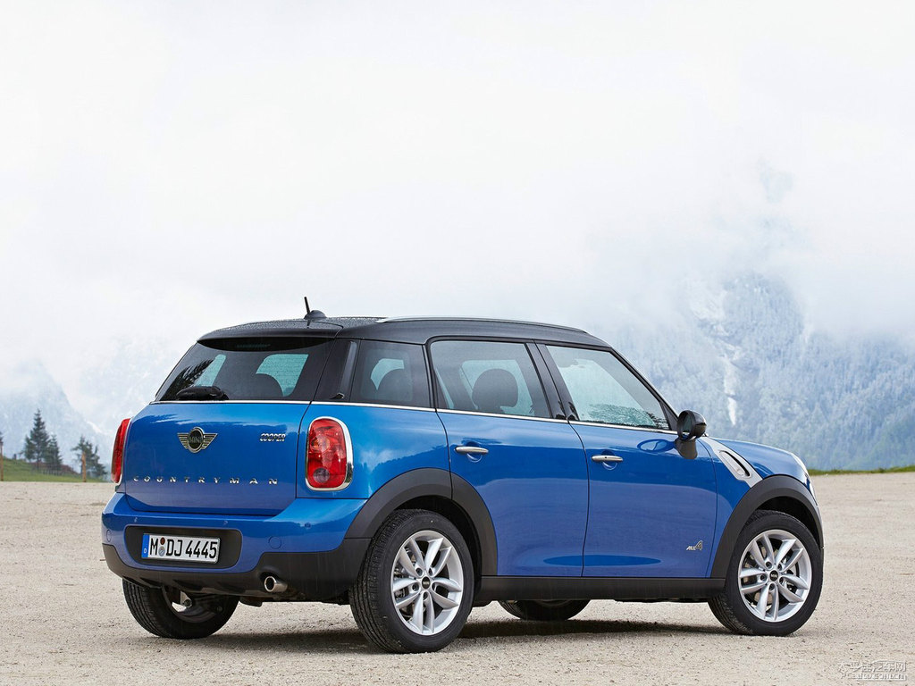 {(ln)ɫMINI COUNTRYMAN܇^^DƬ
