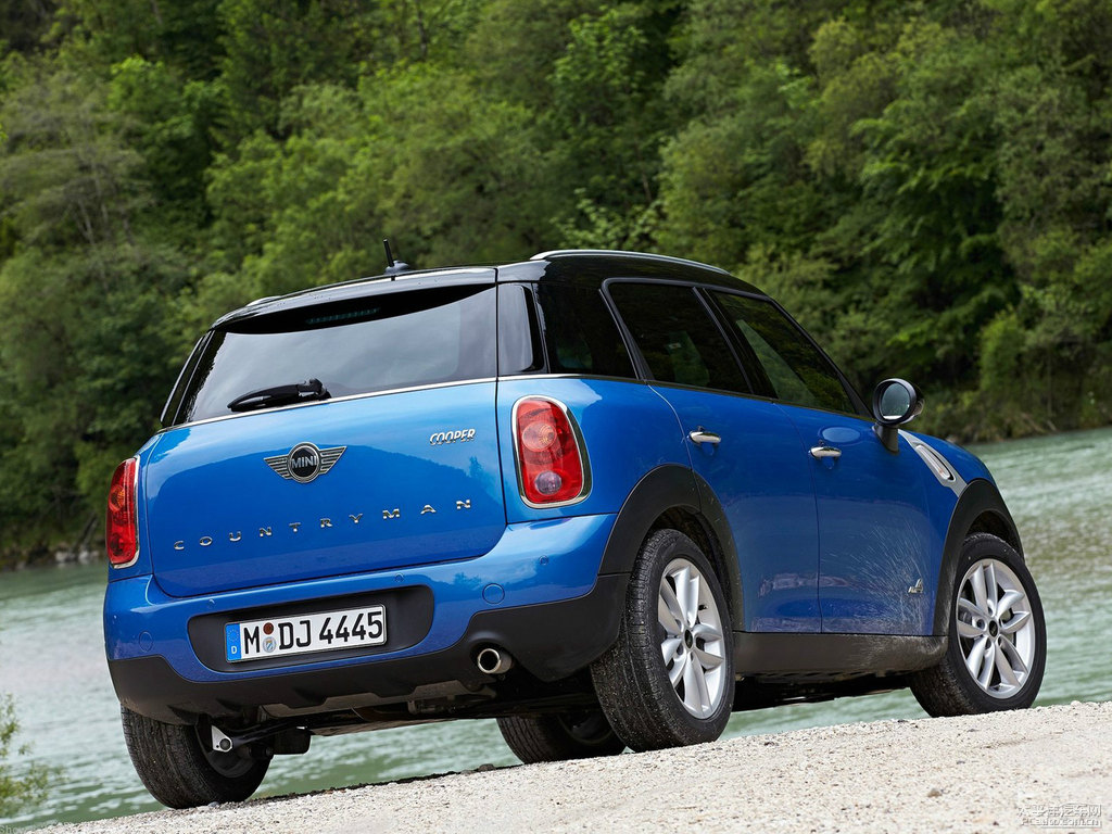 {ɫMINI COUNTRYMAN܇^^DƬ