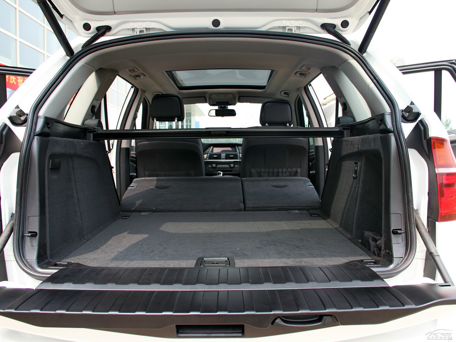 寶馬X5(進(jìn)口)空間高清大圖