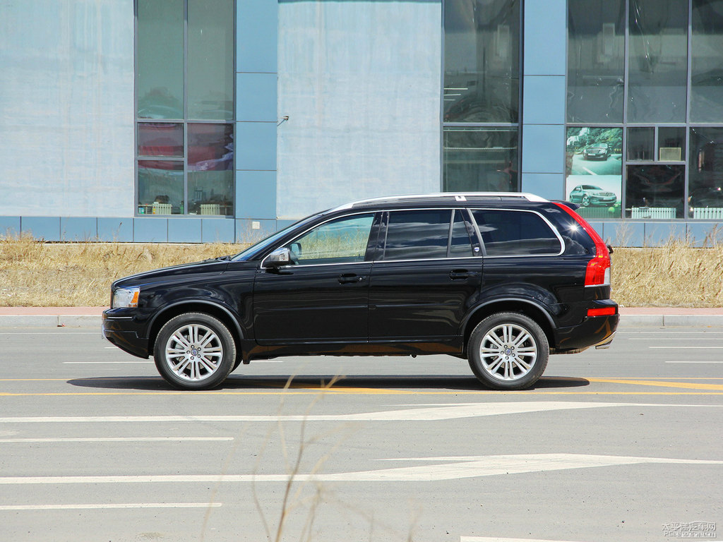 云墨黑沃尔沃XC90整车外观外观图片