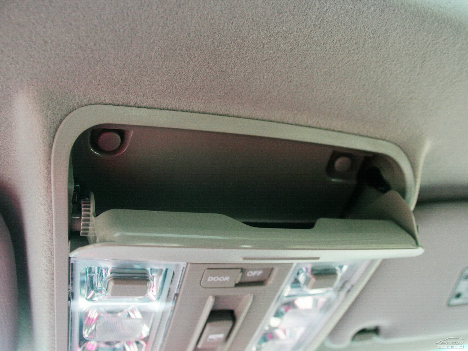 納智捷大7 SUV空間高清大圖