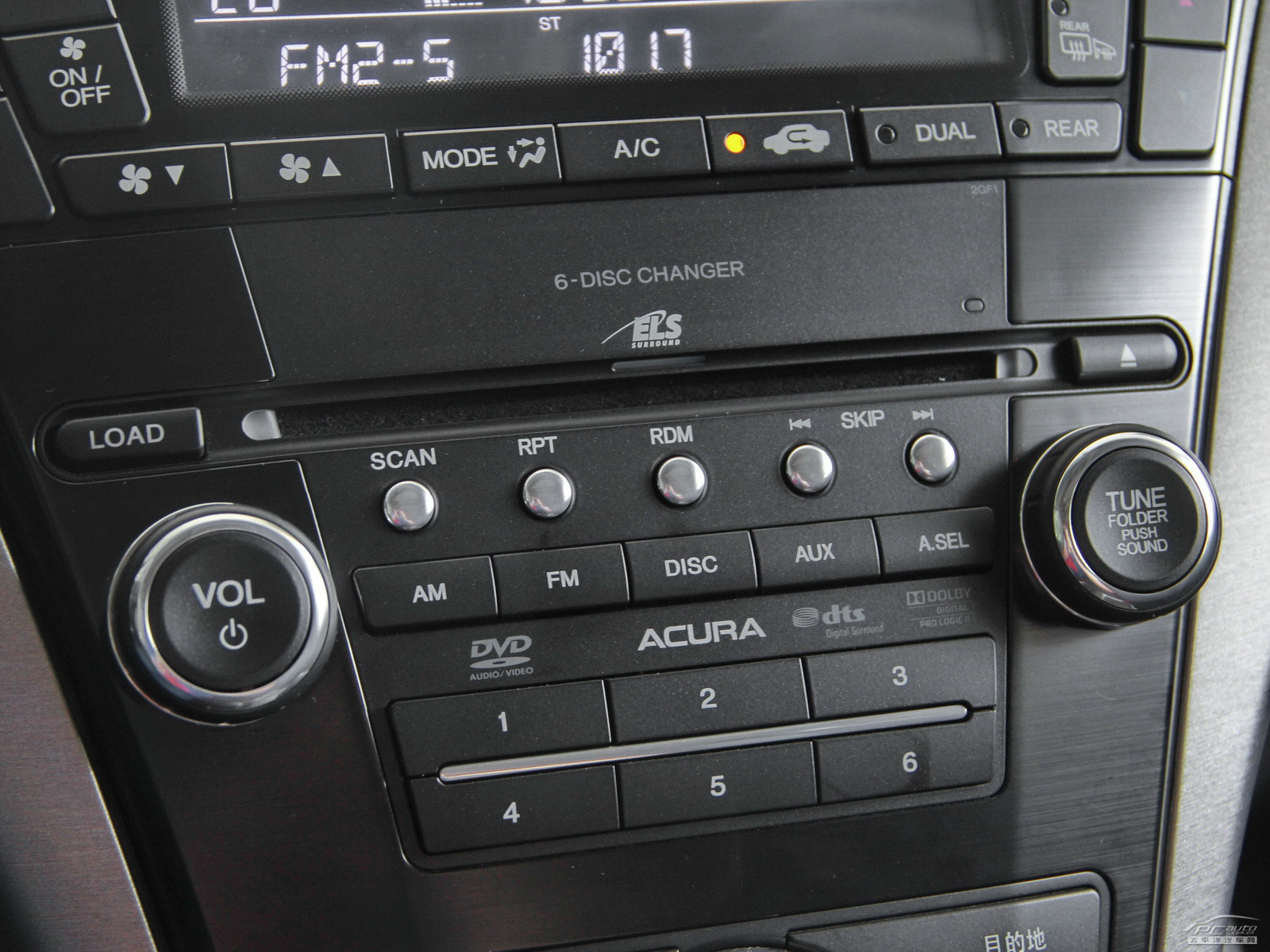 謳歌MDX內(nèi)飾高清大圖