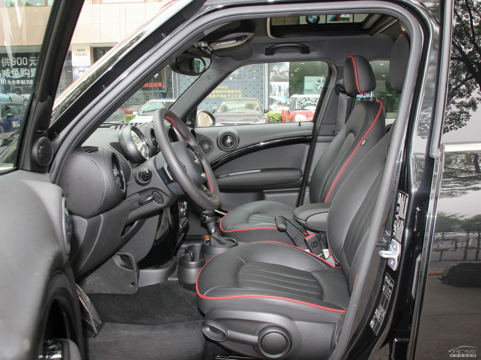 MINI JCW COUNTRYMAN空間高清大圖