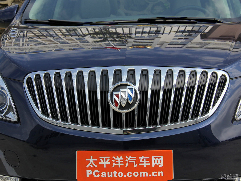 深藍(lán)別克GL8車頭外觀圖片