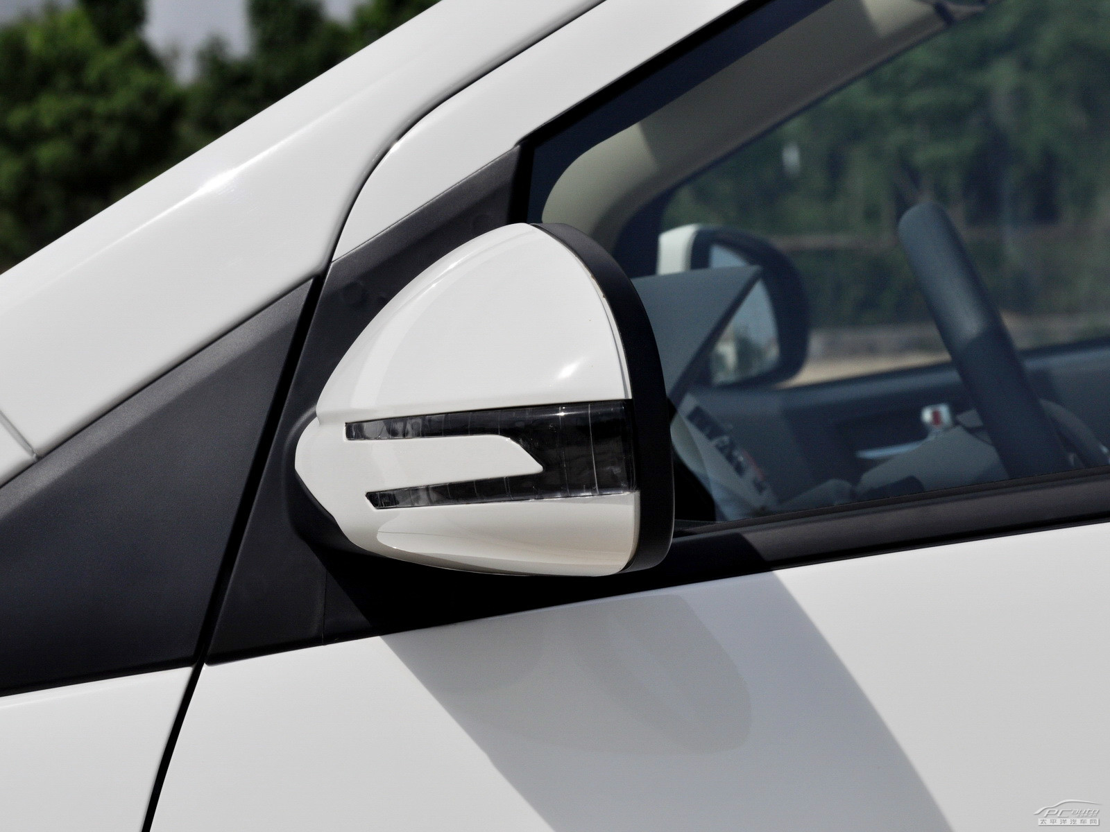 北京汽車E系列外觀高清大圖