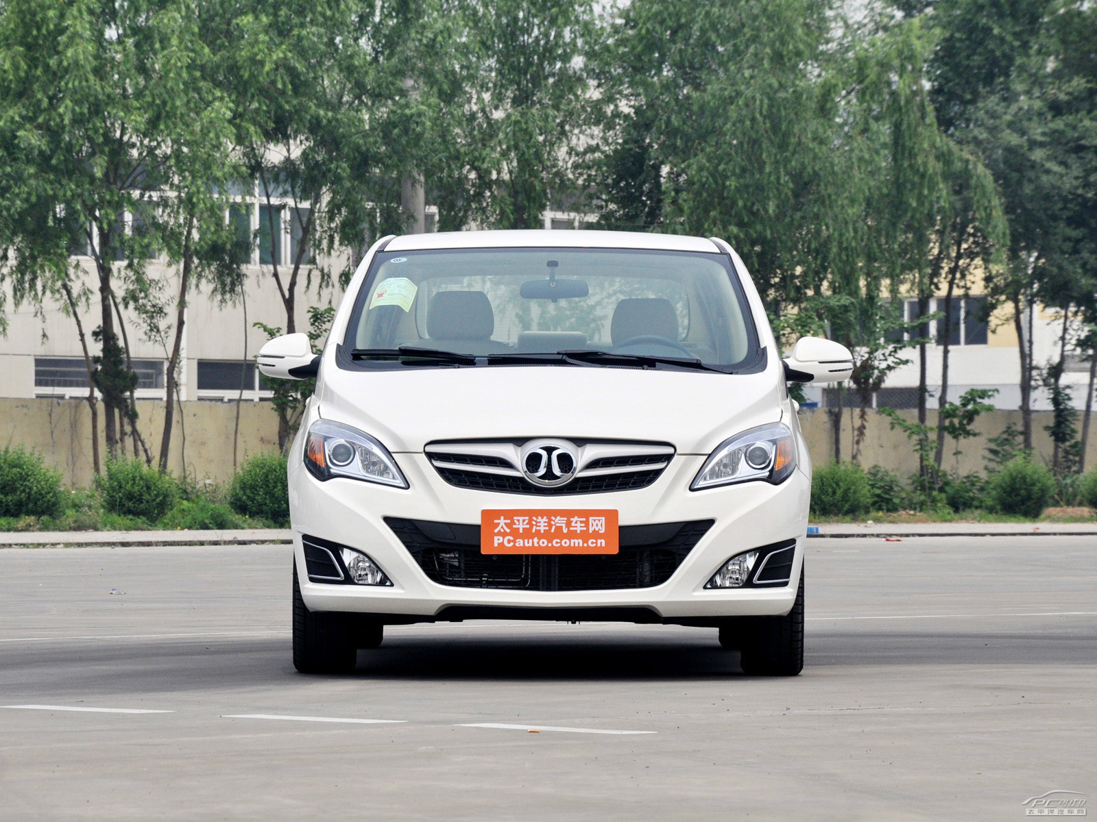 北京汽車E系列外觀高清大圖