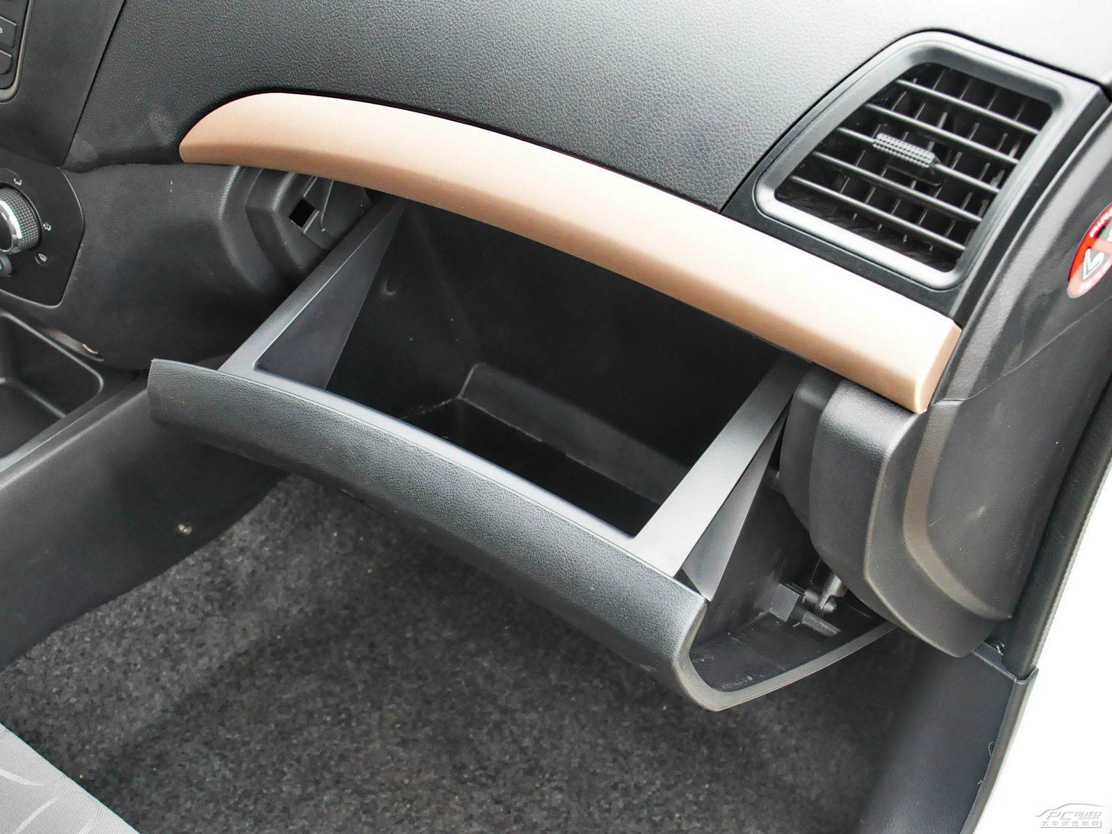 威志V5空間高清大圖