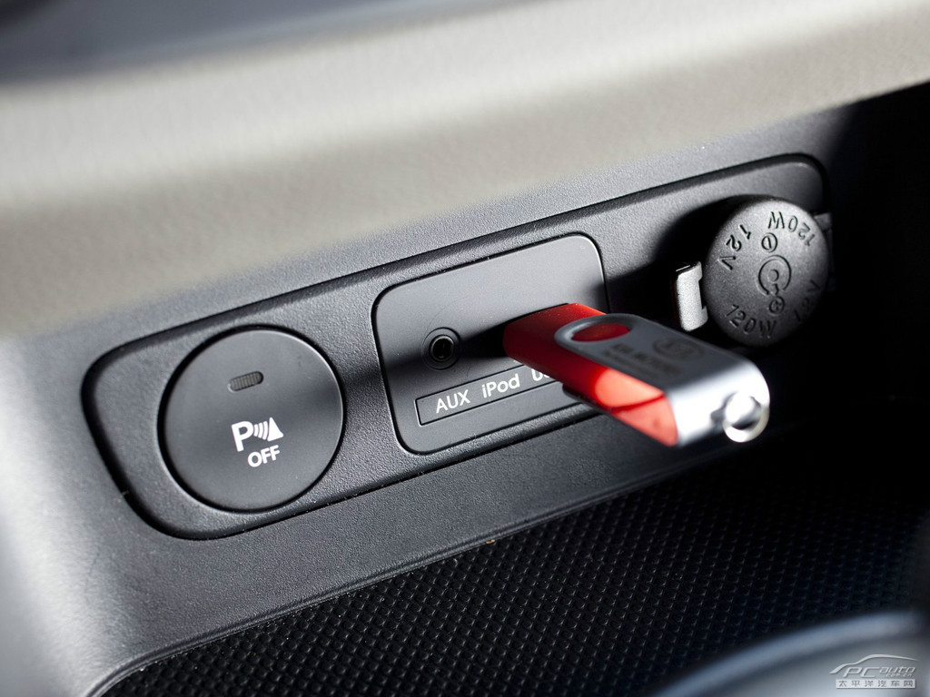 SPORTAGE內(nèi)飾高清大圖